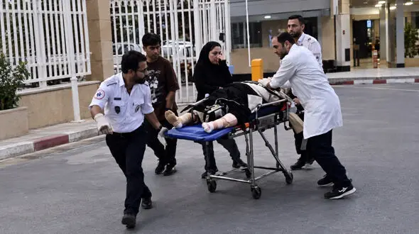 فیلم تلاش نفس‌گیر کادر درمان برای نجات بیمار در قائم شهر