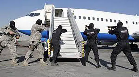 بازگرداندن هواپیمای حامل مسافران هندی به خاطر قاچاق انسان / 300 مسافر داشت