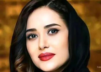 پریناز ایزدیار با آینه و شمعدون مسی و کاسه های مینا کاری شده سفره هفت سین خوشگل / چقدر باسلیقه چیده+عکس