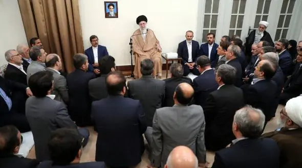 از فضای خوب و ظرفیت عظیم نیروی انسانی جوان و کارآمد باید برای پیشرفت کشور بهترین استفاده را کرد