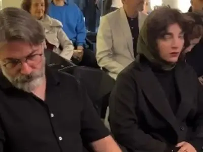 فیلم/ نگاه های عاقل اندر سفیه پارسا پیروزفر به آیدا ماهیانی/ پوکر فیس