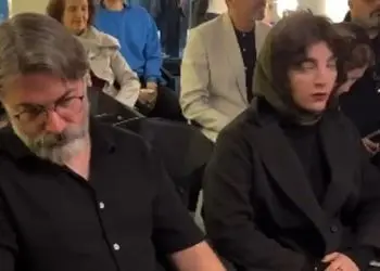 فیلم/ نگاه های عاقل اندر سفیه پارسا پیروزفر به آیدا ماهیانی/ پوکر فیس