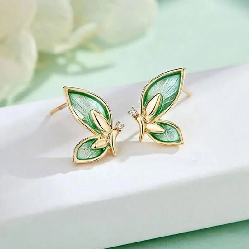 گوشواره‌ ترند دخترانه طرح پروانه ۲۰۲۵