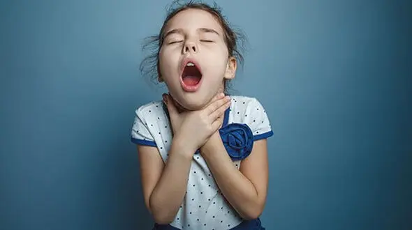 ببینید / نجات معجزه‌آسا یک دانش آموز توسط مدیر مدرسه
