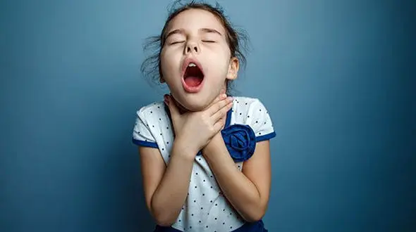 ببینید / نجات معجزه‌آسا یک دانش آموز توسط مدیر مدرسه