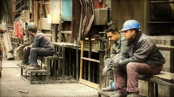 خُرده نانی که صنایع بزرگ به مردم می دهند / نابودی مشاغل پایدار و افزایش آمار بیکاری و مهاجرت