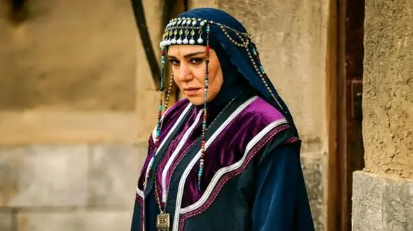 نسیم ادبی با ظاهری بهاری در یک مراسم