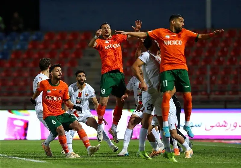 تیم فوتبال سپاهان اصفهان , استقلال , فوتبال , تیم فوتبال پرسپولیس , 