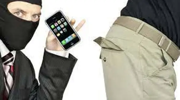 فیلم سرقت آیفون ۱۳ از موبایل‌فروشی با ترفند زلزله! / ببینید