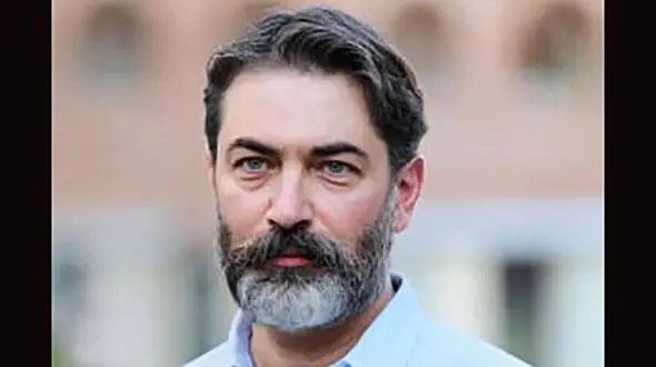 (ویدیو) تغییر چهره باورنکردنی پارسا پیروزفر با فاصله 26 سال / ماشاالله بزنیم به تخته هیچ فرقی با قبلا نکرده