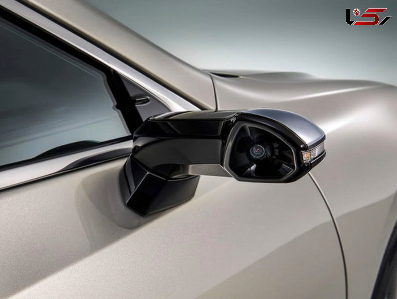 دوربین دیجیتال به جای آینه بغل مخصوص خودروهای لاکچری
