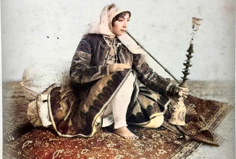  زن زیبا در حرمسرای ناصرالدین شاه