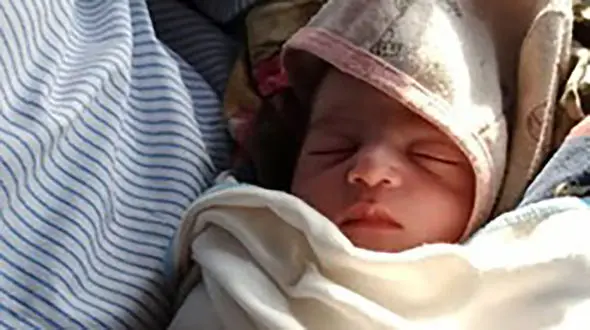 تولد نوزاد خوزستانی در بالگرد اورژانس + عکس