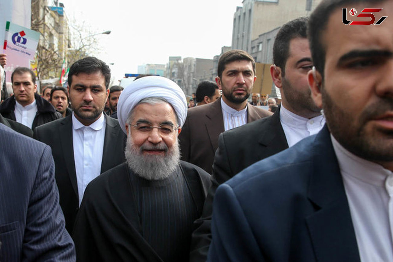 رئیس‌جمهور به جمع راهپیمایان ۲۲ بهمن پیوست +عکس