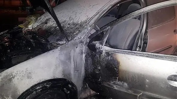 آتش گرفتن پژو 206 در میدان کلاهدوز تهران + عکس 