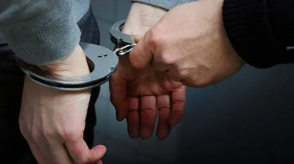 موبایل های این مرد فقط سنگ بود / بازداشت مرد پلید تهران