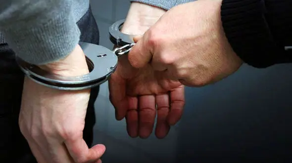 موبایل های این مرد فقط سنگ بود / بازداشت مرد پلید تهران