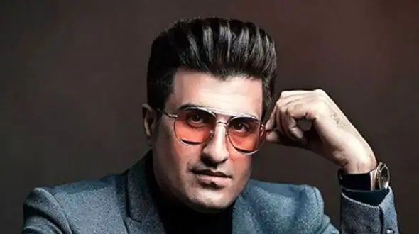 فیلم آواز باشکوه محسن لرستانی ! / آهنگ فردا تو میایی ! /  هم با بغض خواند هم رقصید!