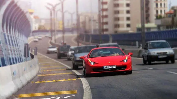 پرسه زنی گران ترین خودروی ایران در تهران + عکس 