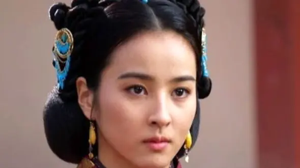 عکس؛ سفر به تاریخ؛ چهرۀ «بانو سوسانو» در 2 سالگی و 13 سالگی