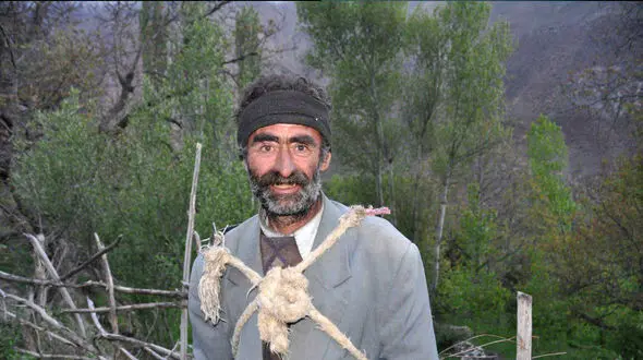 سقوط از کوه، جان مرد نشلی را گرفت + عکس 