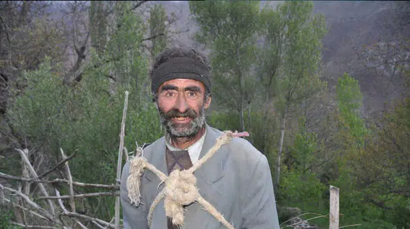 سقوط از کوه، جان مرد نشلی را گرفت + عکس 