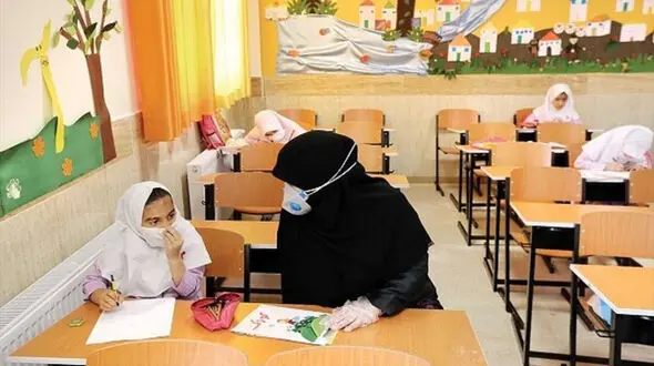 شرایط بازگشایی مدارس از مهرماه/ معلمان و کارکنان مدارس از مرداد واکسینه می شوند