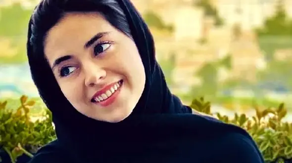 عکس/ وقتی خانم بازیگر داعشی پایتخت تمرین یوگا می‌کند!