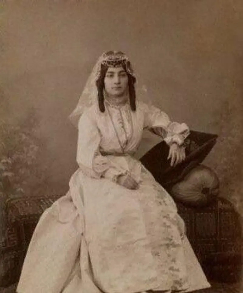  عروس قجری