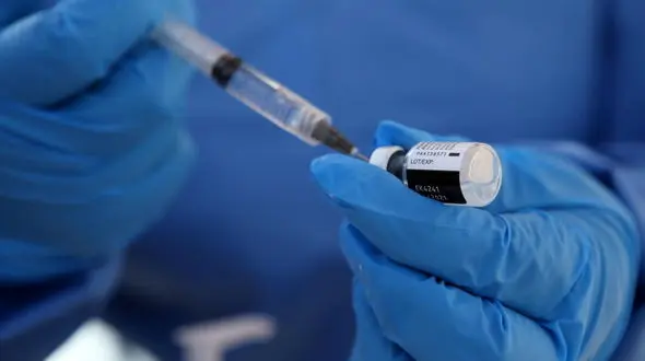 بلایی که واکسن فایزر بر سر یک پزشک آورد !