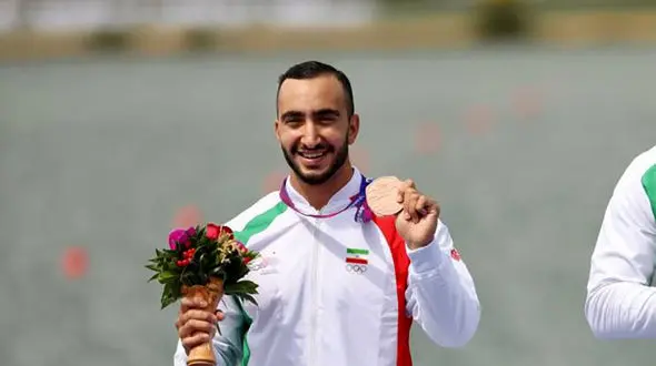 سپهر ساعتچی کیست؟ + حاشیه های قهرمان قایقرانی ایران