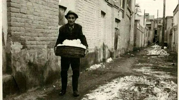 عکس تاریخی از خیابانی در تهران / ببینید چقدر برف آمده بود !