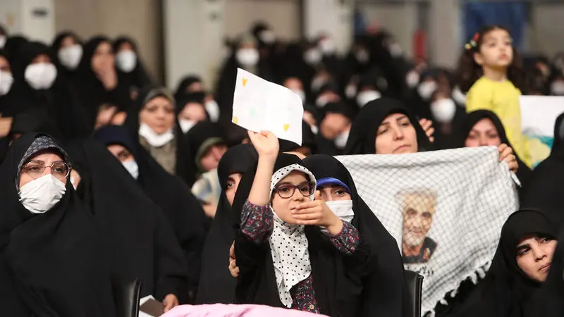 رهبر انقلاب اسلامی در دیدار صدها تن از زنان فرهیخته و فعال کشور