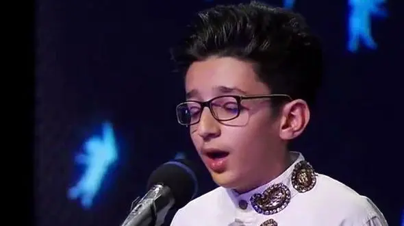 فیلم/  آواز نوجوان ایرانی که با آهنگ شجریان و صدای بهشتیش همه داوران را شوکه کرد/با این سنش اینطور می خونه اصلا باورکردنی نیست