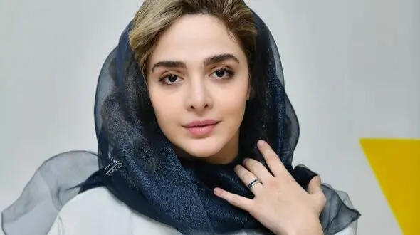 عکس / رونمایی المیرا دهقانی بازیگر سریال لحظه گرگ و میش از مادر بسیار جوانش / تیپ و استایل مادرش از خود المیرا جذابتره