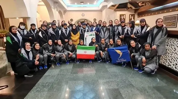 فیلم تقدیم تندیس آرش به بازیکنان تیم ملی فوتبال بانوان