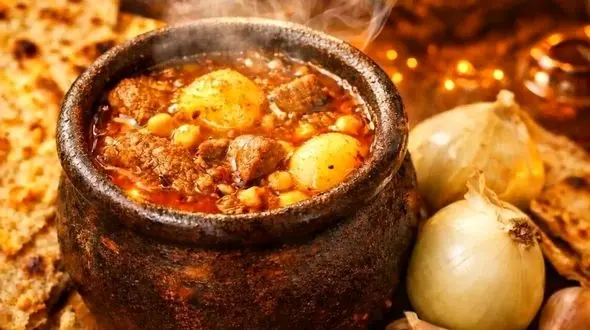 طرز تهیه آبگوشت سنتی و اصیل در خانه با روشی ساده / فیلم