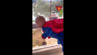سوپرمن نوزاد رویت شد! + فیلم