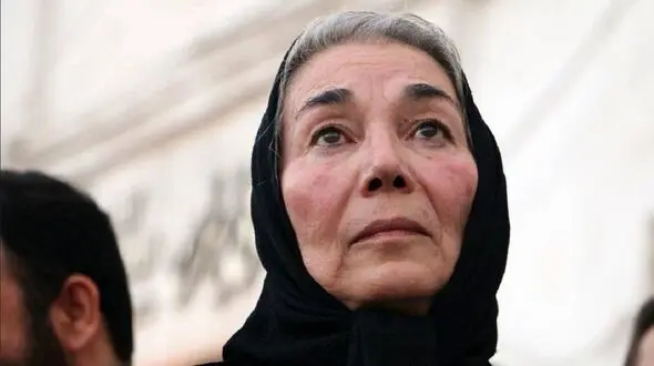 فیلم تشییع پیکر پروانه معصومی  ! / بازیگران تهران نشین حضور نداشتند !