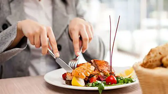 به این دلایل تند غذا نخورید!