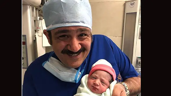 مقایسه تختخواب نوزادی دختر مهران غفوریان با پسر بهرام رادان /  چقدر سلیقه ها  شبیه بهم هستند و لاکچری ! + عکس ها