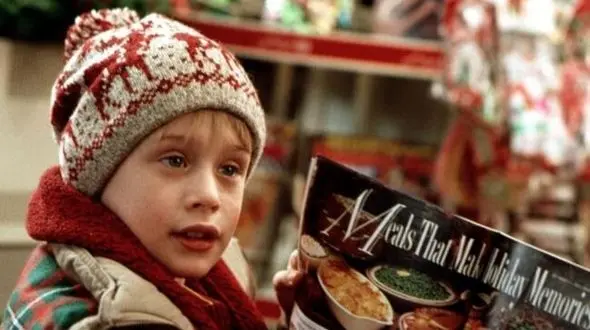 بازیگران سریال پر خاطره تنها در خانه را در گذر زمان ببینید