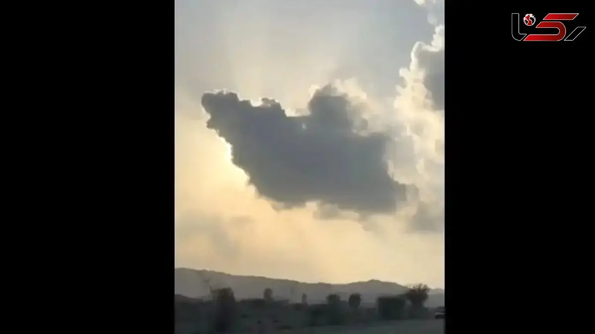 فیلم استثنایی از نقشه ایران در بین ابرها در آسمان هرمزگان