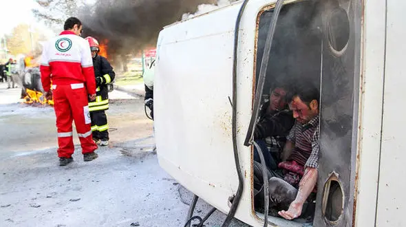 عکس وحشتناک از یک تصادف / مادر مرد و جنین داخل شکمش زنده ماند! + جزییات