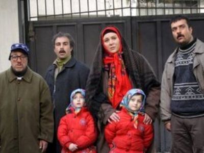 پشت صحنه خنده دار سریال پایتخت: وقتی تصمیم گرفتن برای بابا پنجعلی آستین بالا بزنن و زن بگیرن