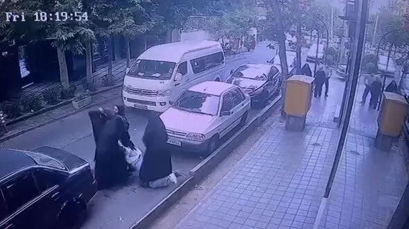 شکایت یک مادر از ماموران طرح نور در برخورد با دختر نوجوانش در تهران + فیلم