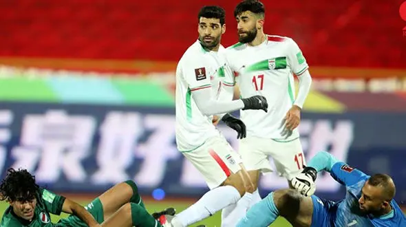 نوری:  جایگاه کت و شلواری‌ها در زمین چمن نیست/ سیلی؟ هواداران استقلال نقد منطقی را انتخاب می‌کنند