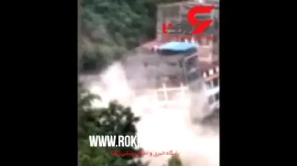 صحنه‌های دلهره‌آور فروریختن پیاپی ۲۰ ساختمان در چین +فیلم 