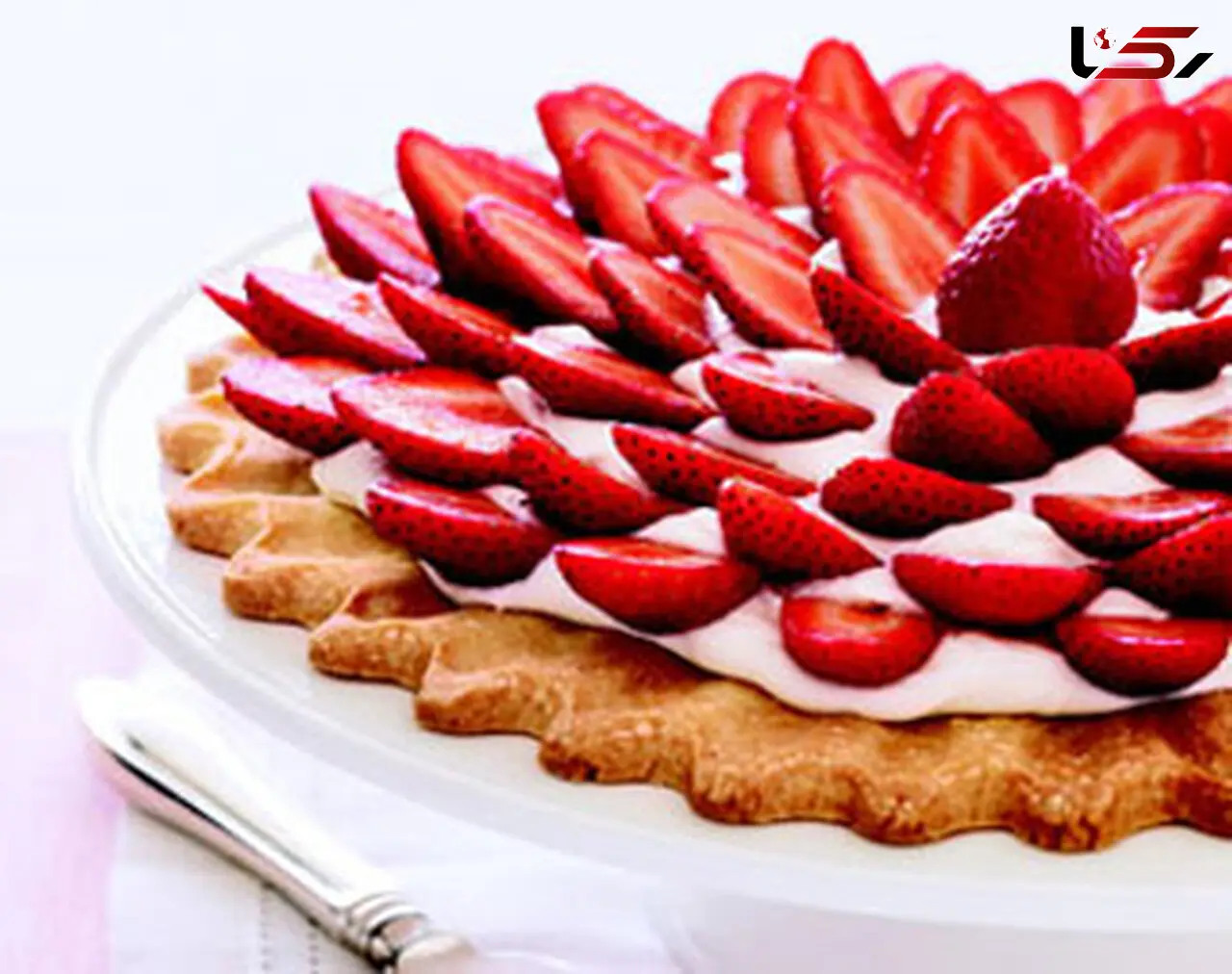 چیز کیک توت فرنگی 
