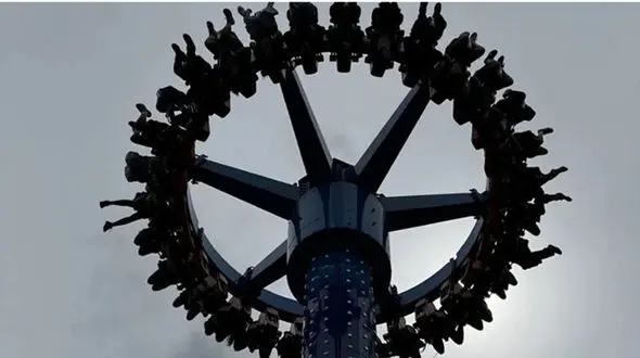 وحشت ۱۲ دانش‌آموز در شهربازی اهواز ! 